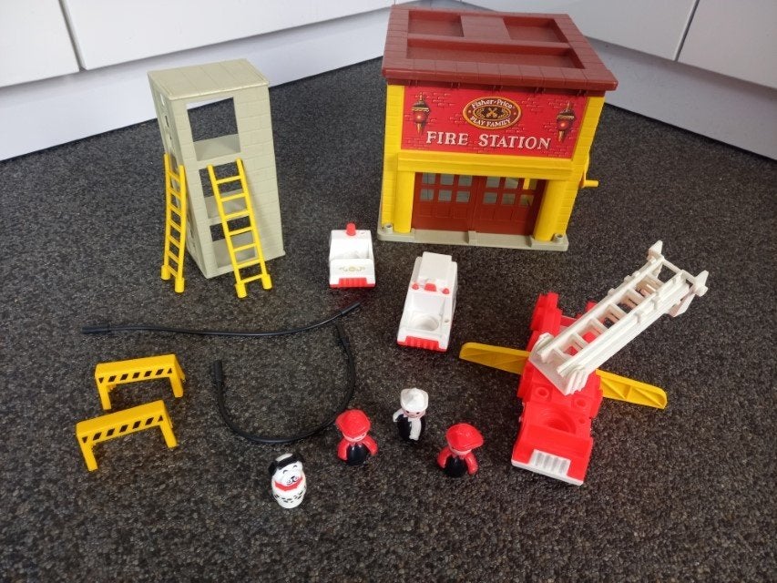 * Vintage brandweerkazerne Fisher Price 928 compleet *, Ophalen of Verzenden, Gebruikt