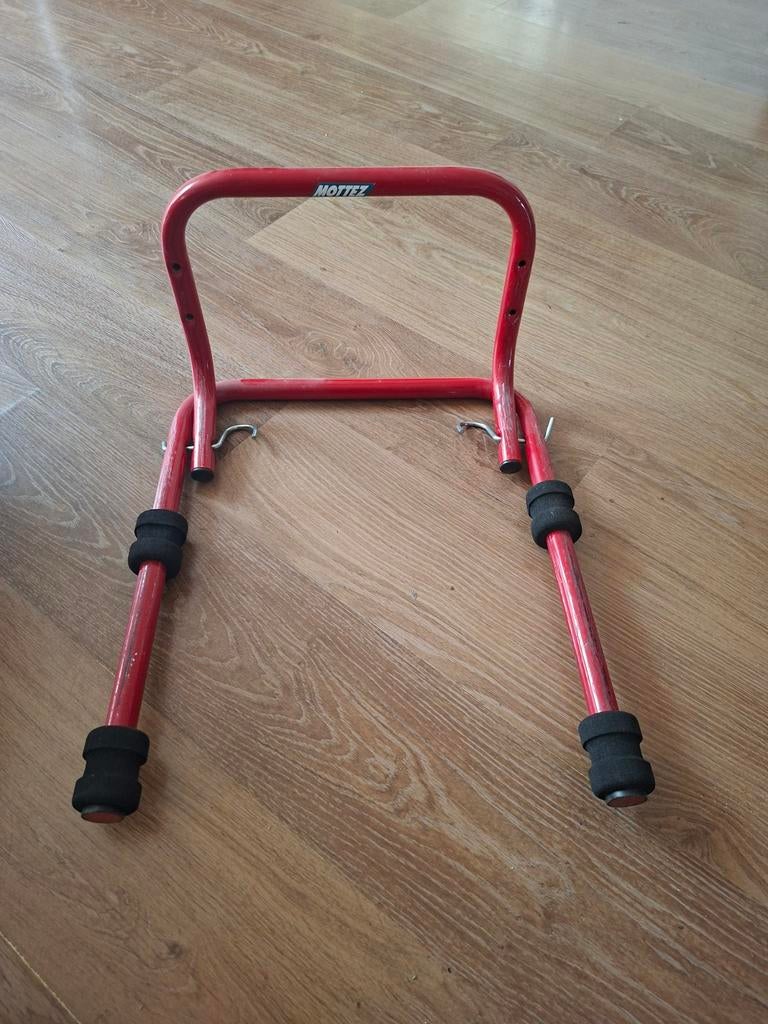 Mottez opklapbare muurbeugel voor fietsen, Verzenden, Gebruikt