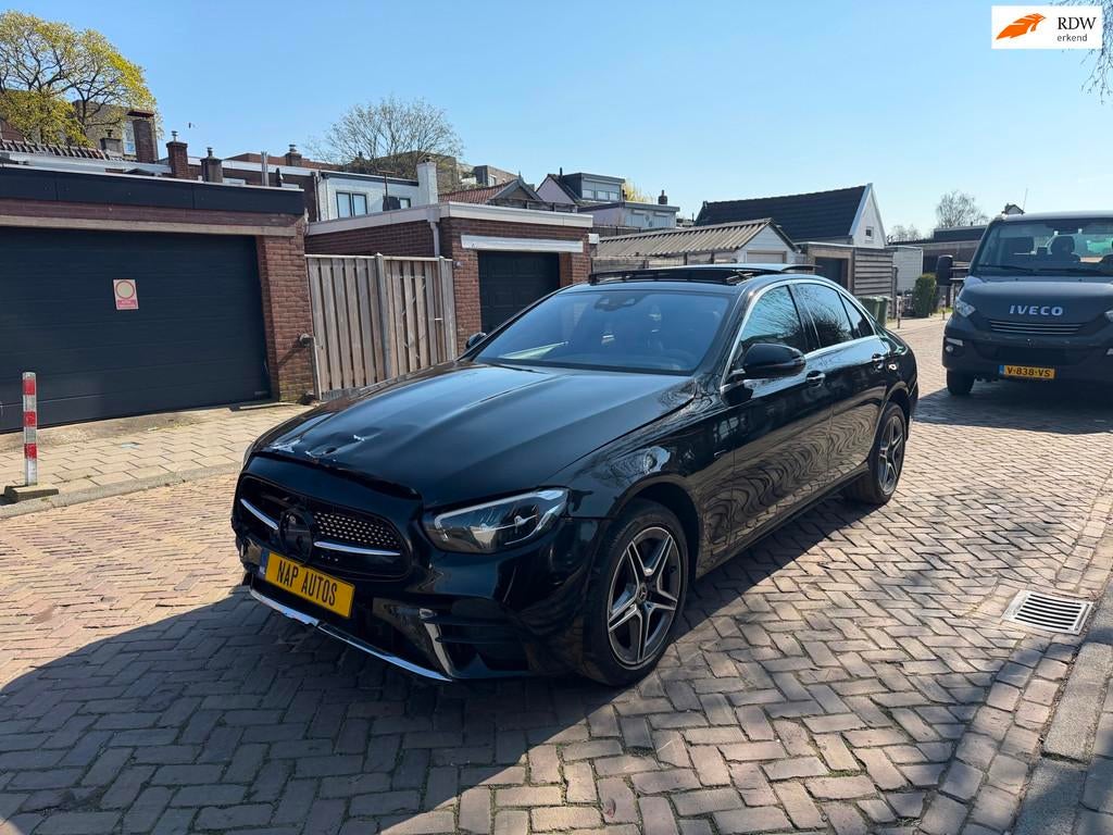 Mercedes-Benz E-klasse 300 de 4MATIC AMG Line, Auto diversen, Schadeauto's, Automaat, Zwart, Mercedes-Benz, Sedan
