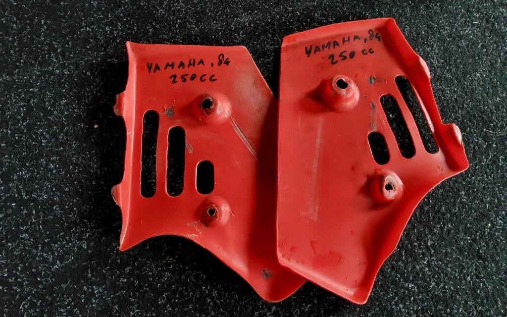 Radiateur kappen yamaha 250 cc 1984, Motoren, Ophalen of Verzenden