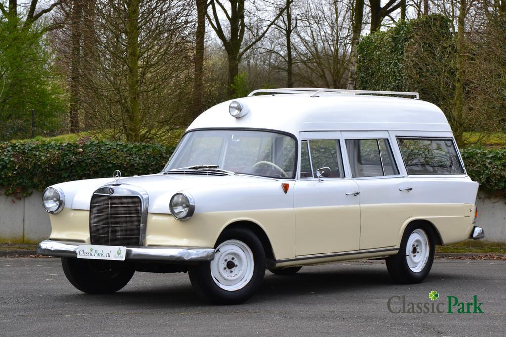 Mercedes-Benz 190 C Ambulance (bj 1963), Auto's, Oldtimers, 1897 cc, Achterwielaandrijving, Overige carrosserieën, Wit