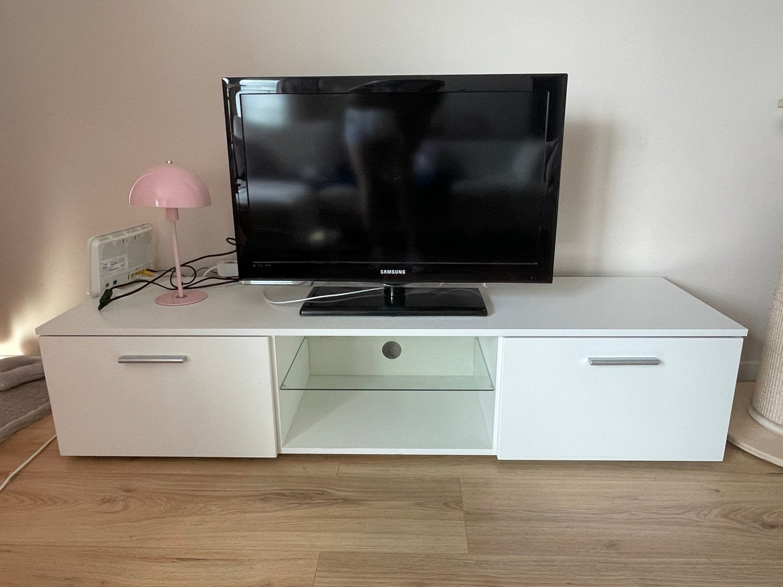 Tv-meubel wit Gratis, Ophalen, 150 tot 200 cm, Zo goed als nieuw, Minder dan 100 cm