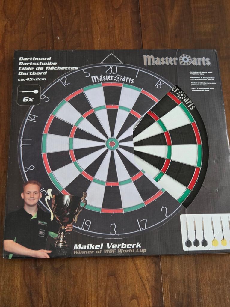 Master Darts dartbord met 6 pijlen en verzwaarde punten, Sport en Fitness, Darts, Ophalen, Nieuw, Dartbord met pijlen