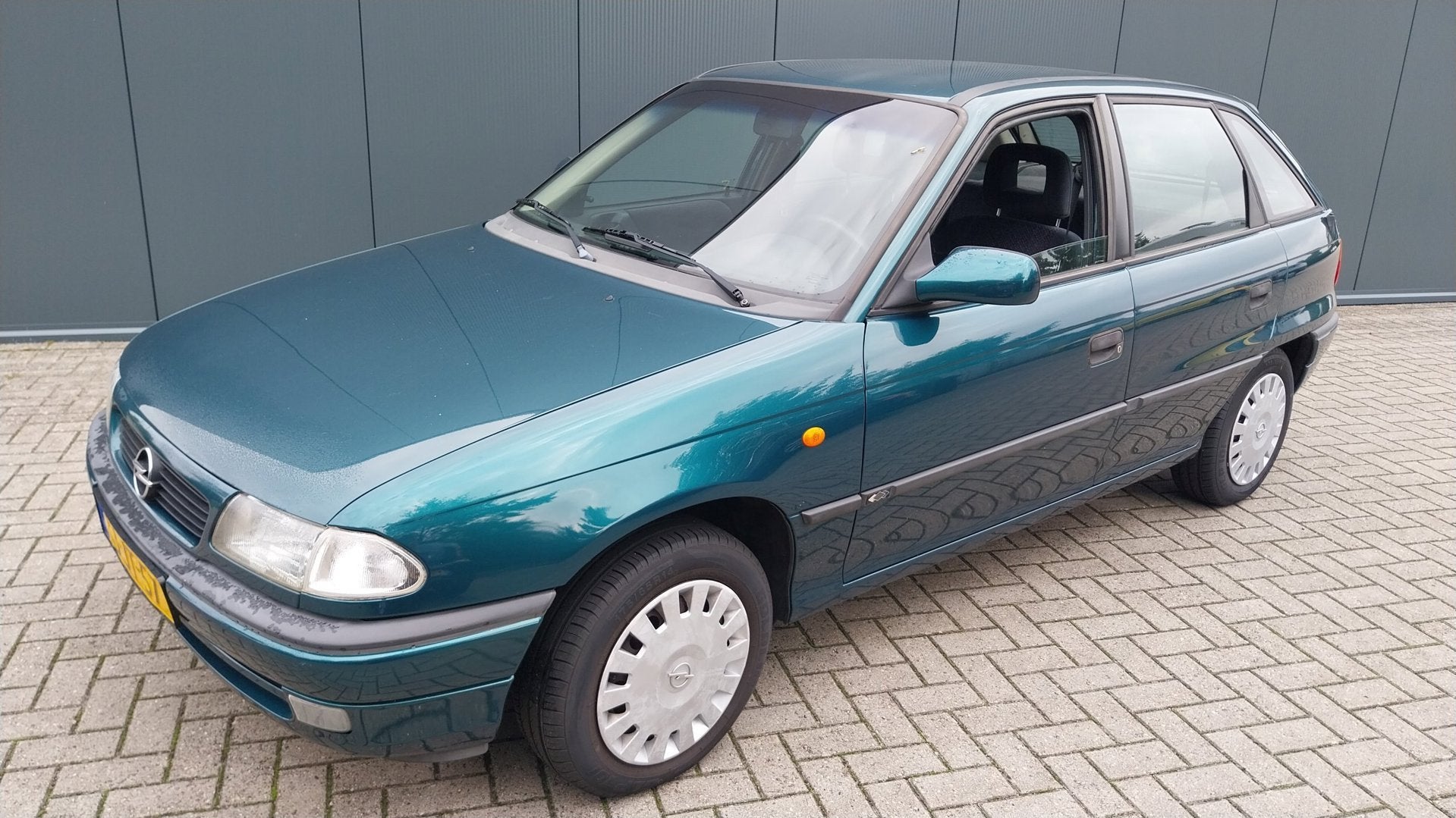 Opel Astra 1.6i Edition//AUTOMAAT !// APK SEP 2027, Auto's, 4 cilinders, Blauw, 1006 kg, Origineel Nederlands