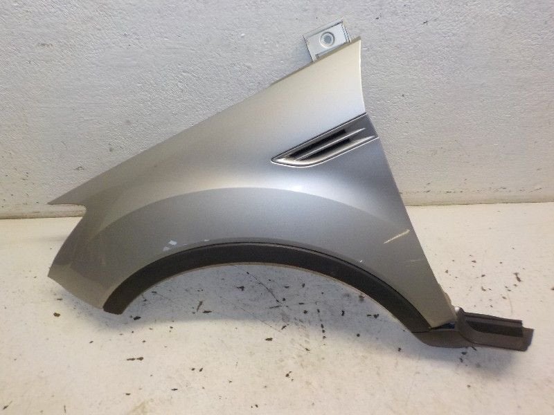 Spatbord links voor Ford Kuga, Onderdelen@venauto.nl, Van der Ven Autorecycling B.V., Gebruikt, Ettenseweg 76, 4706 PB Roosendaal, The Netherlands