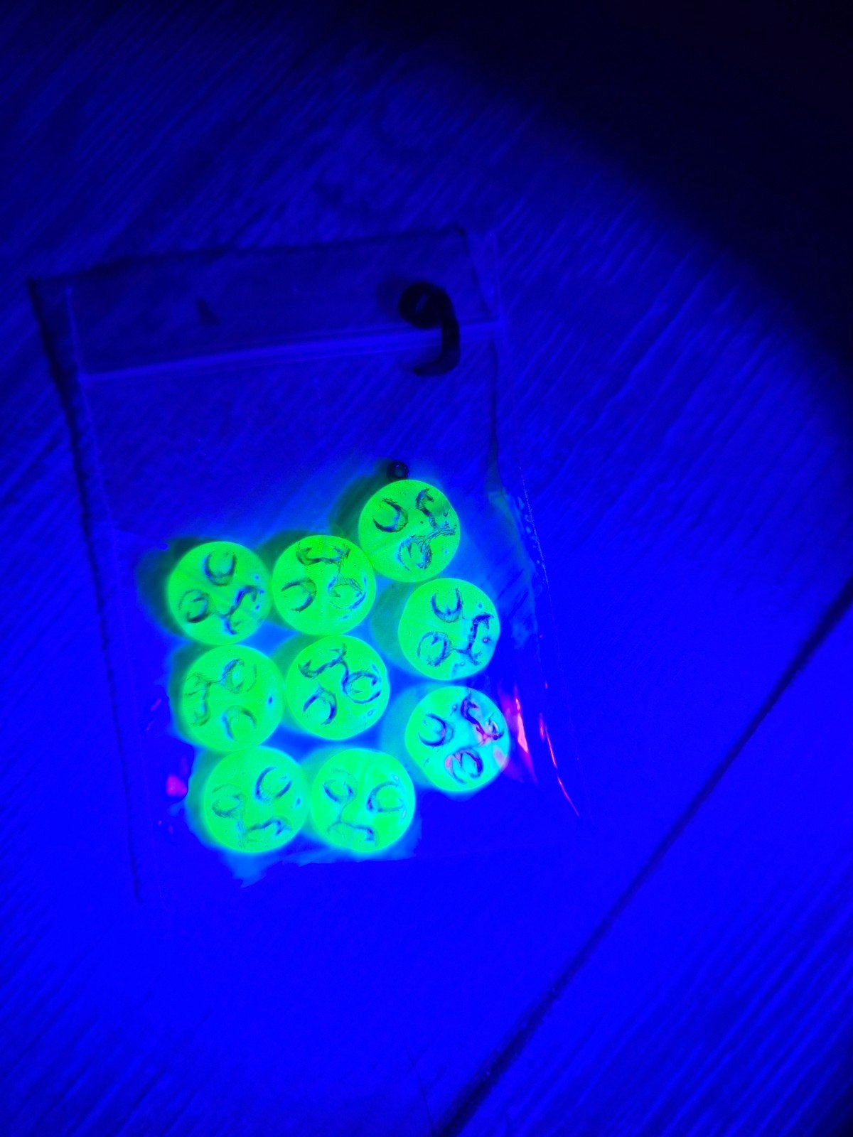 Moonface kralen van uranium glas annagroen, Antiek en Kunst, Ophalen of Verzenden