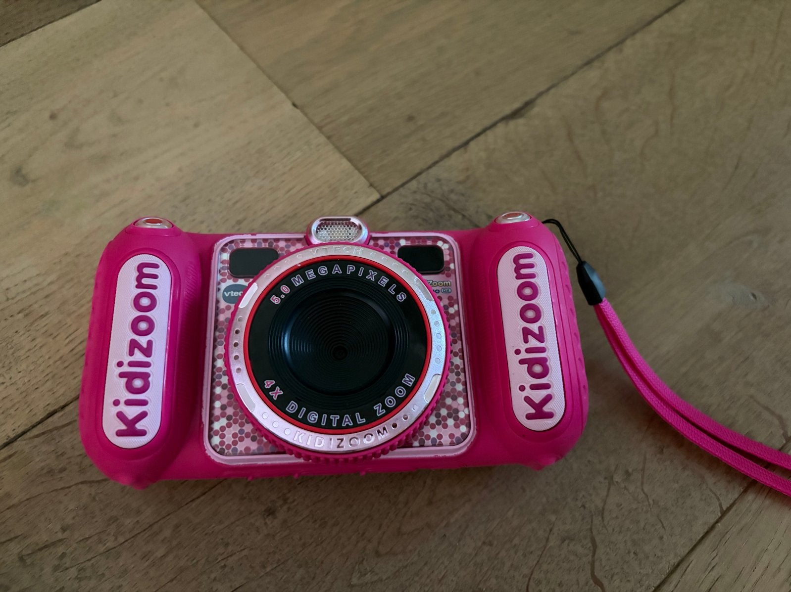 VTech Kidizoom Digitale Camera Roze met Hoofdtelefoon, Ingebouwde flitser, Gebruikt, Ophalen of Verzenden, 4 t/m 7 keer