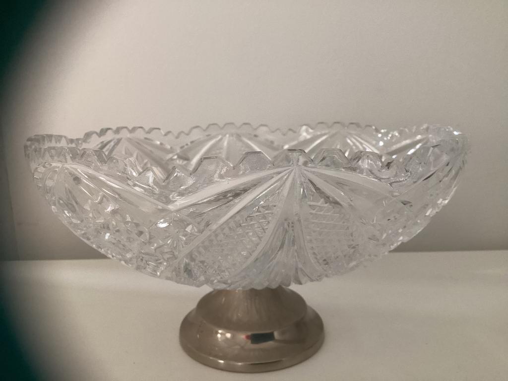 Boheems handgeslepen kristallen schaal, verzilverde voet, Antiek en Kunst, Antiek | Glas en Kristal, Ophalen of Verzenden