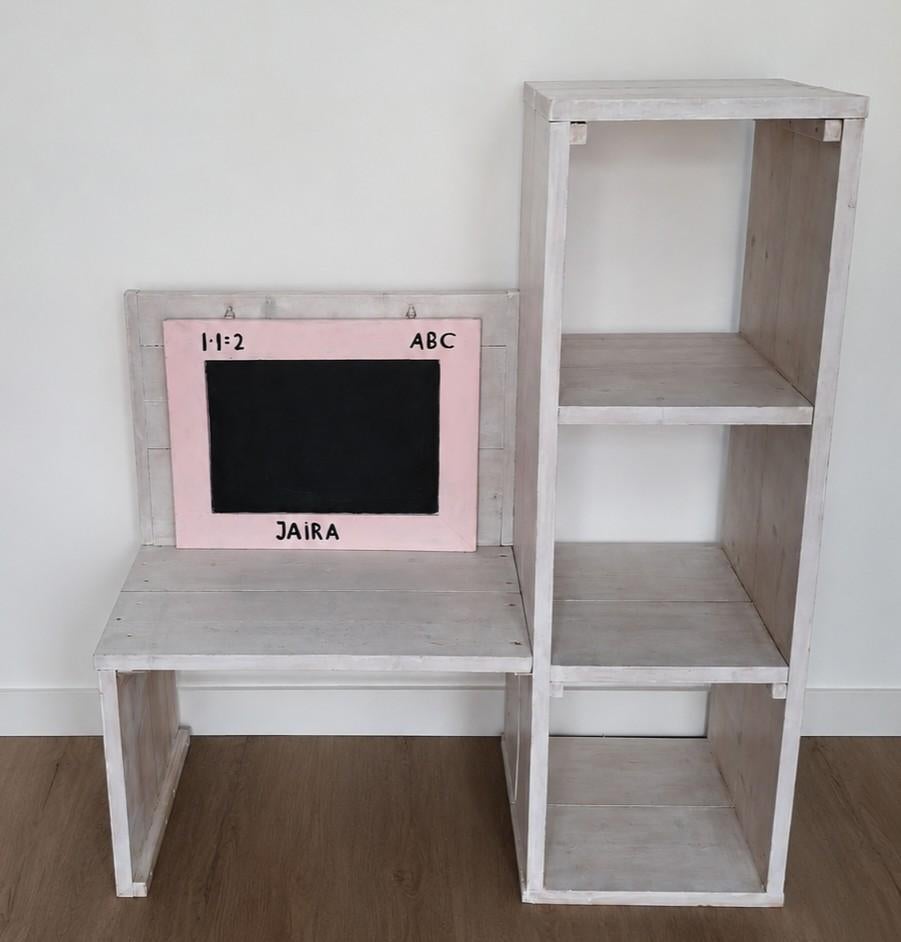 Steigerhout kinderbureau met krijtbord en opbergvakken, Ophalen of Verzenden, Tafel(s)