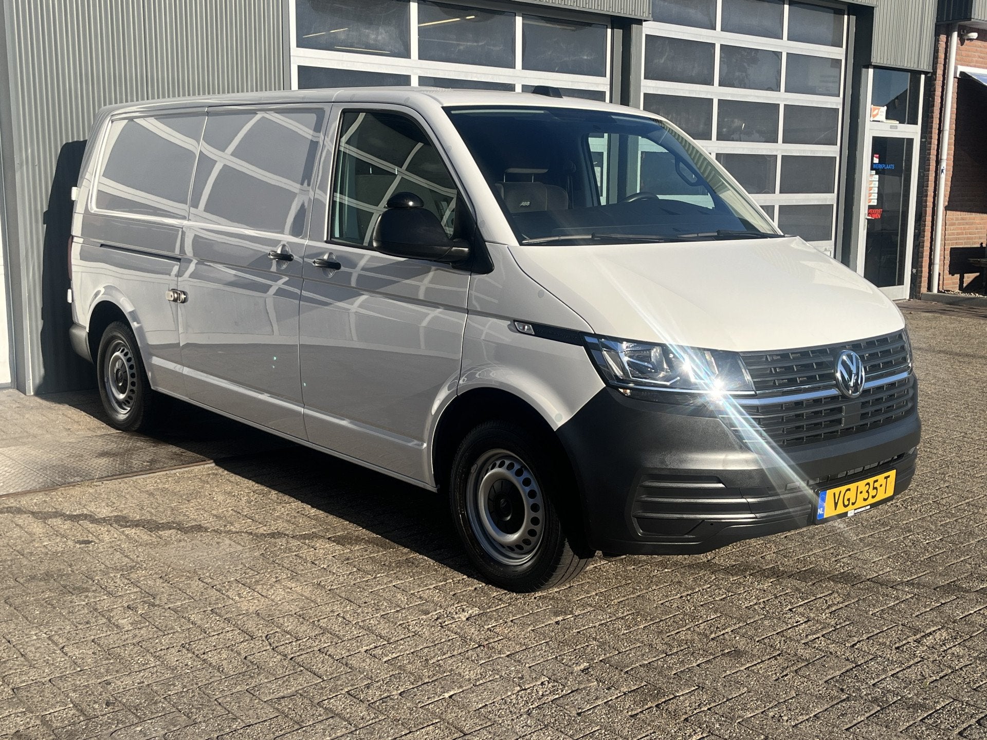 Volkswagen Transporter 2.0 TDI L2H1 Sortimo Kastinrichting T, Voorwielaandrijving, Gebruikt, 4 cilinders, Volkswagen
