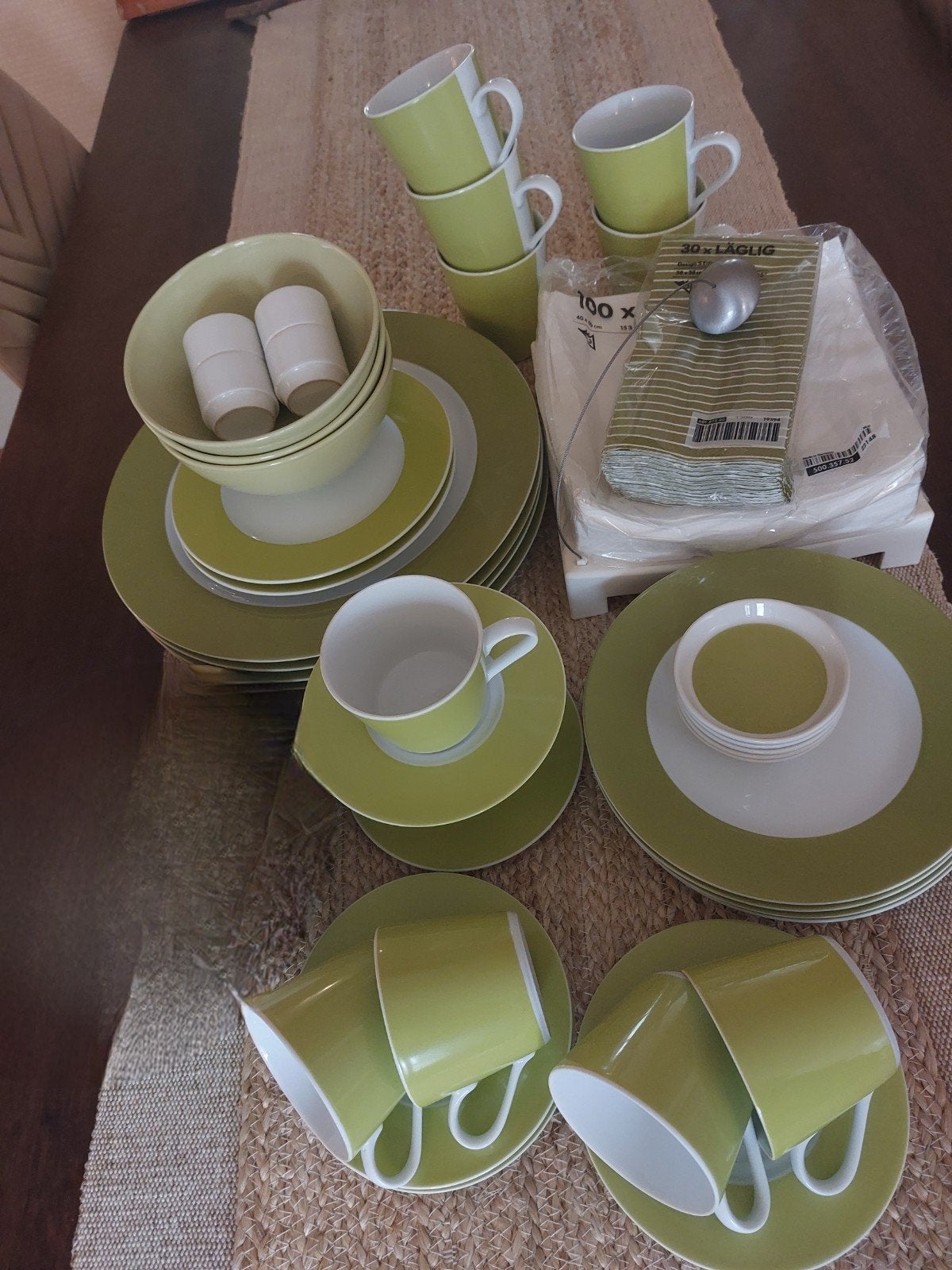 Groen 💚 met 🤍 wit servies, servetten, Ophalen, Zo goed als nieuw, Modern, Porselein