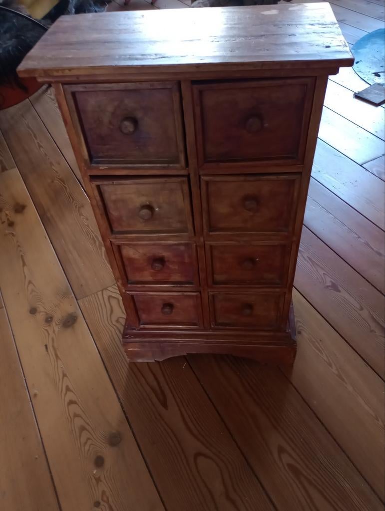 Antiek,Indiaas kasje handgemaakt van hout, Huis en Inrichting, Kasten | Ladekasten, Ophalen of Verzenden, 25 tot 50 cm, 50 tot 100 cm