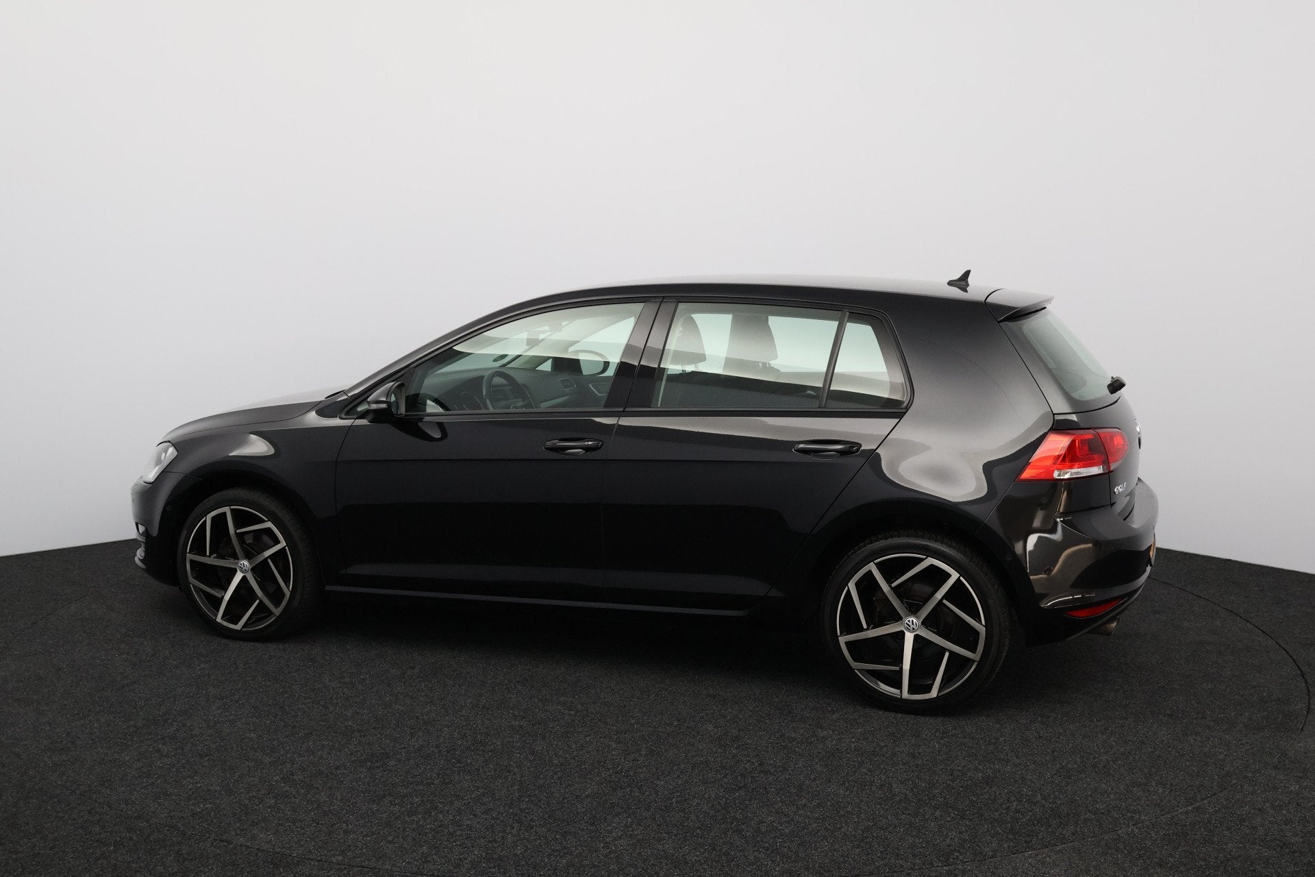 Volkswagen Golf 1.2 TSI Business/ 18'' LMV/ Adaptive Cruise/, Auto's, Euro 5, Stof, Gebruikt, Zwart