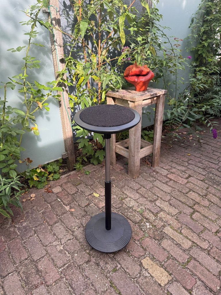 Wilkahn Sitz 2, Zwarte zitting, kruk/stahulp, Ophalen, Zo goed als nieuw, Overige materialen