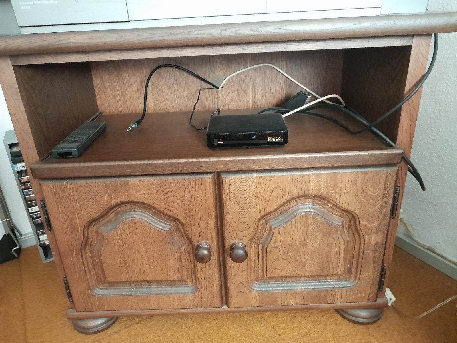 Eiken tv kastje, Ophalen, Minder dan 50 cm, Gebruikt, Eikenhout