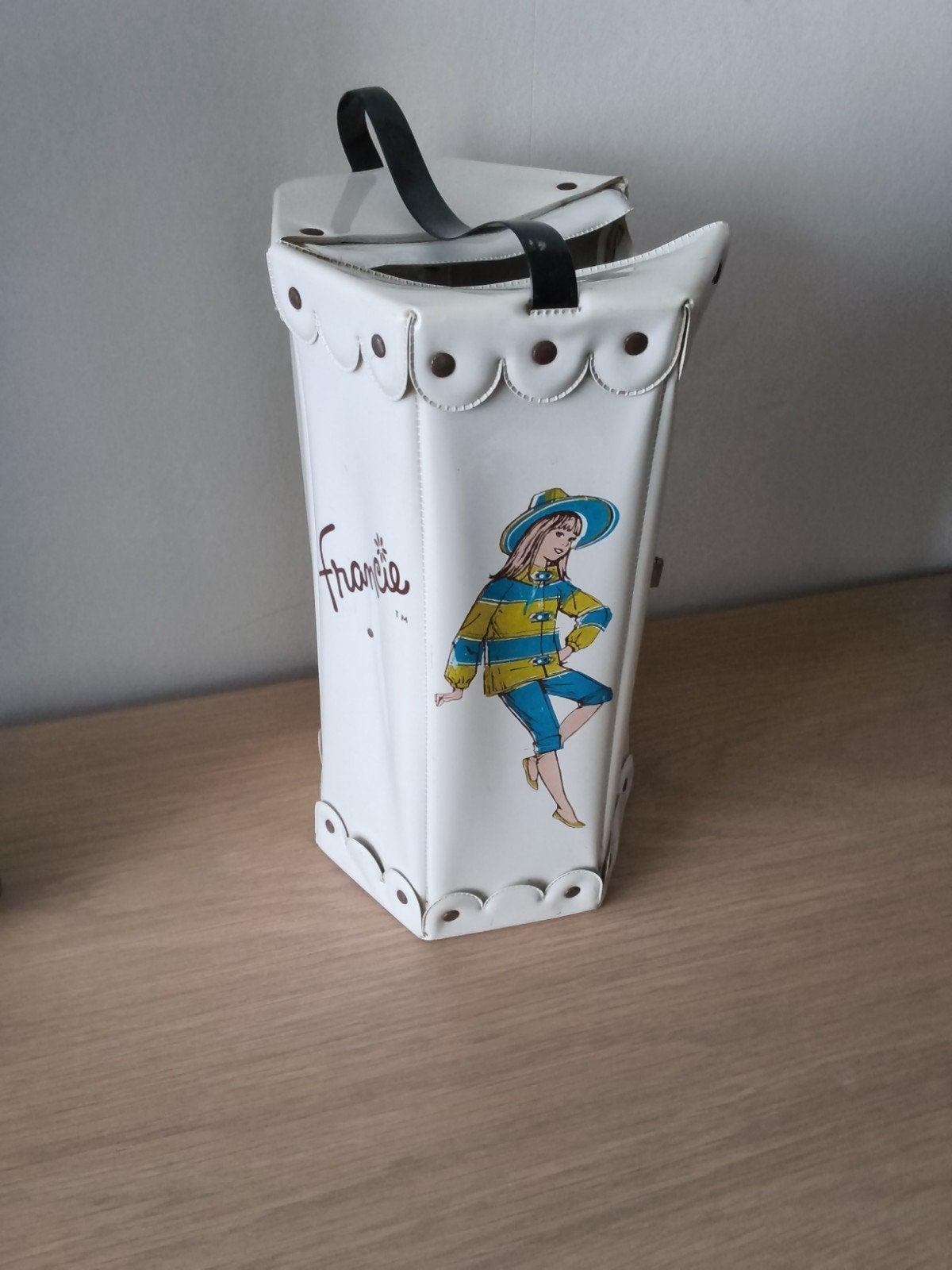 Barbie Francie Vintage, Huis en Inrichting, Woonaccessoires | Prullenbakken, Ophalen of Verzenden, Gebruikt, Minder dan 50 cm