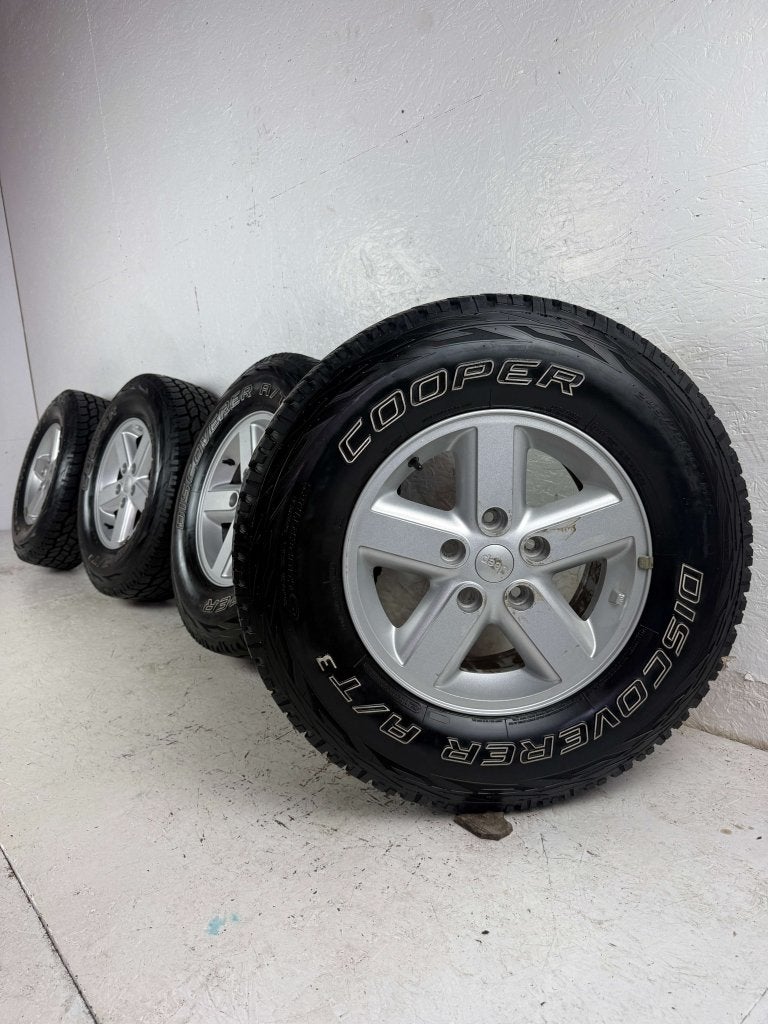 Originele Jeep Wrangler JK velgen 16" 5x127 all-season 10mm!, Auto-onderdelen, Niet ingevuld, 16 inch, Banden en Velgen, Niet ingevuld