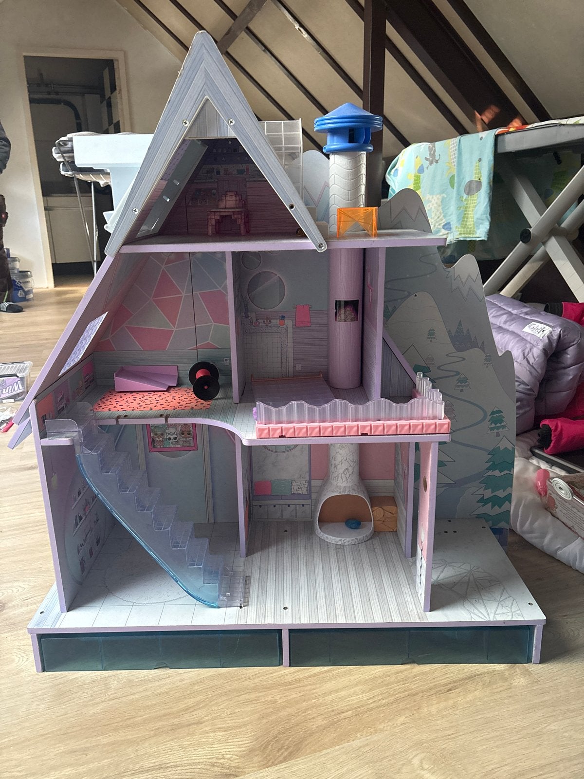Groot poppenhuis met accessoires, Ophalen of Verzenden, Gebruikt, Poppenhuis