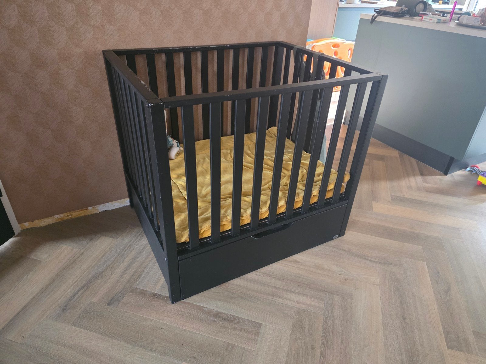 Zwarte box (TWF) met lade matras, kleed en tas. verstelbaar, Ophalen, Gebruikt, Vierkant, In hoogte verstelbaar