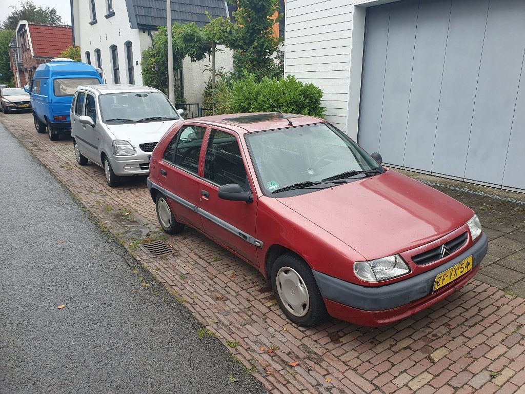 rijdende citroen saxo voor onderdelen, hikt af en toe, Ophalen, Gebruikt, Citroën