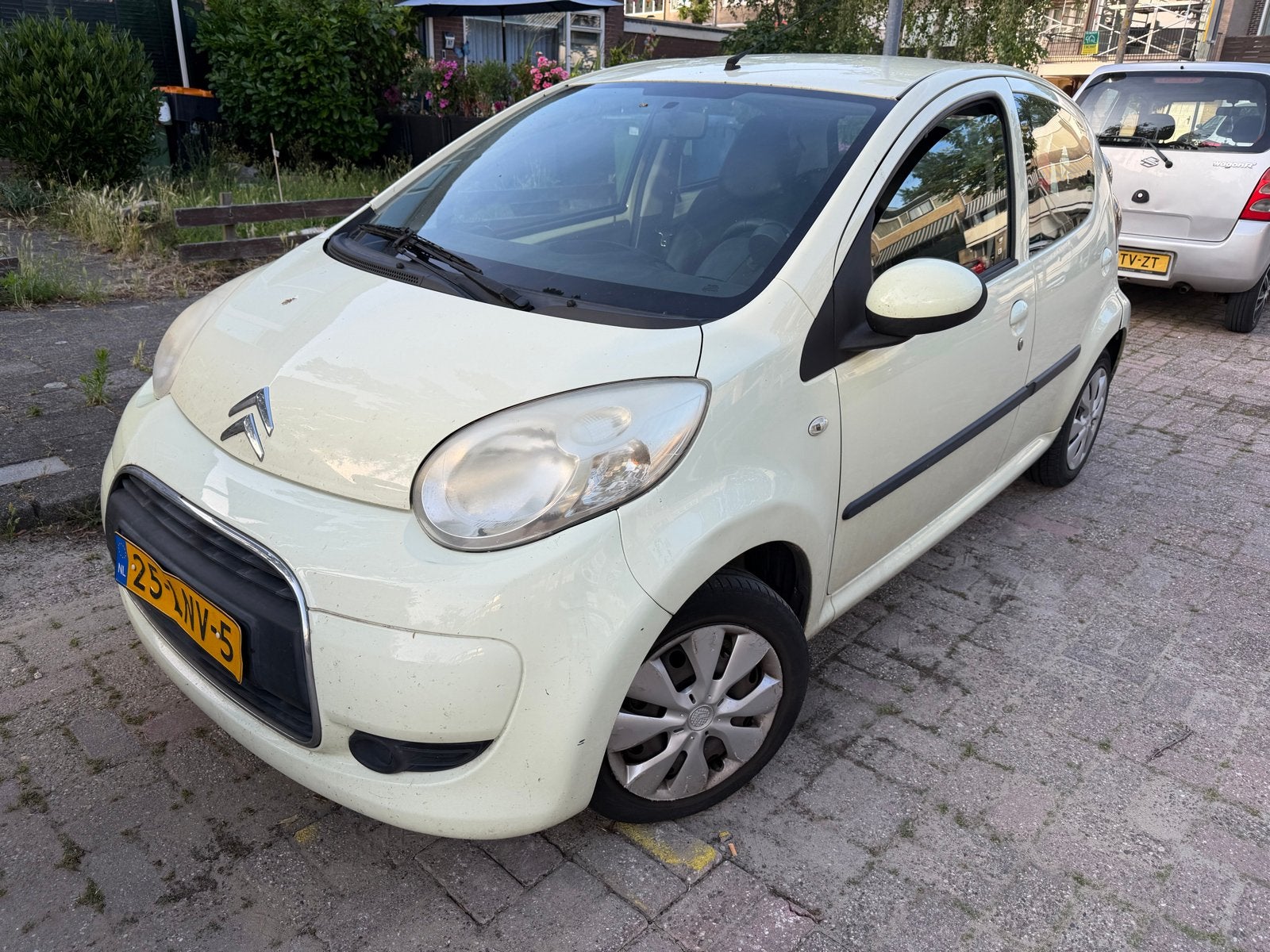 Citroën C1–zuinig, betrouwbaar ideaal voor dagelijks gebruik, Voorwielaandrijving, Stof, Zwart, 4 cilinders