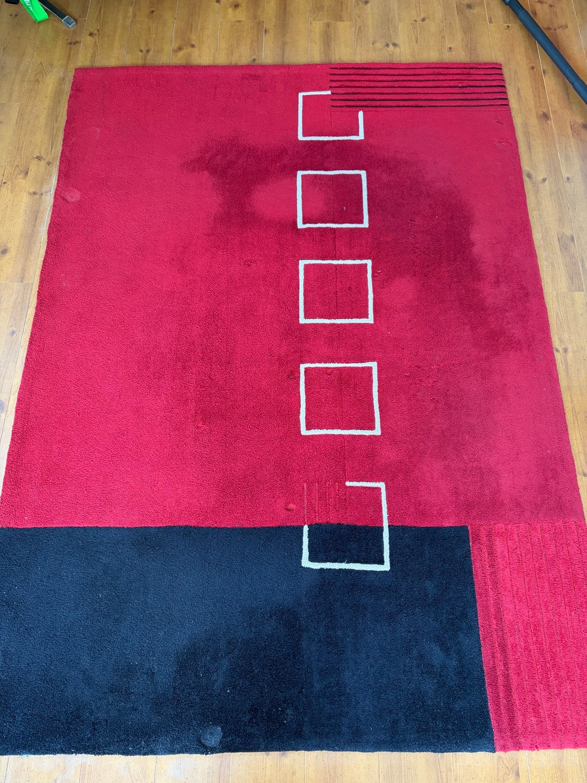 Modern rood vloerkleed met abstract patroon, Huis en Inrichting, Stoffering | Tapijten en Kleden, Ophalen, Gebruikt, 200 cm of meer