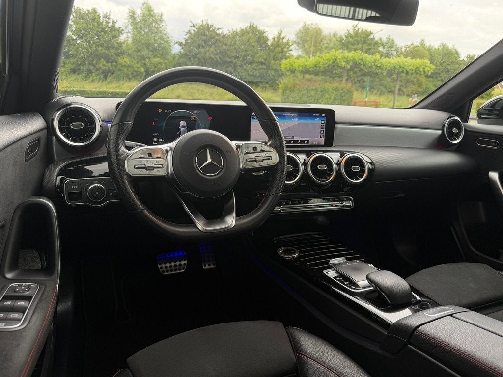 Mercedes-Benz A-klasse 200 AMG - LINE|PANO|SFEER|CAMERA|BOMV, Auto's, Mercedes-Benz, 4 cilinders, 163 pk, 1600 kg, 685 kg