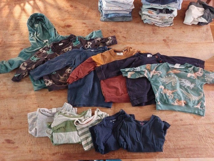Groot en mooi kledingpakket jongen maat 80-86-92., Kinderen en Baby's, Babykleding | Baby-kledingpakketten, Ophalen of Verzenden