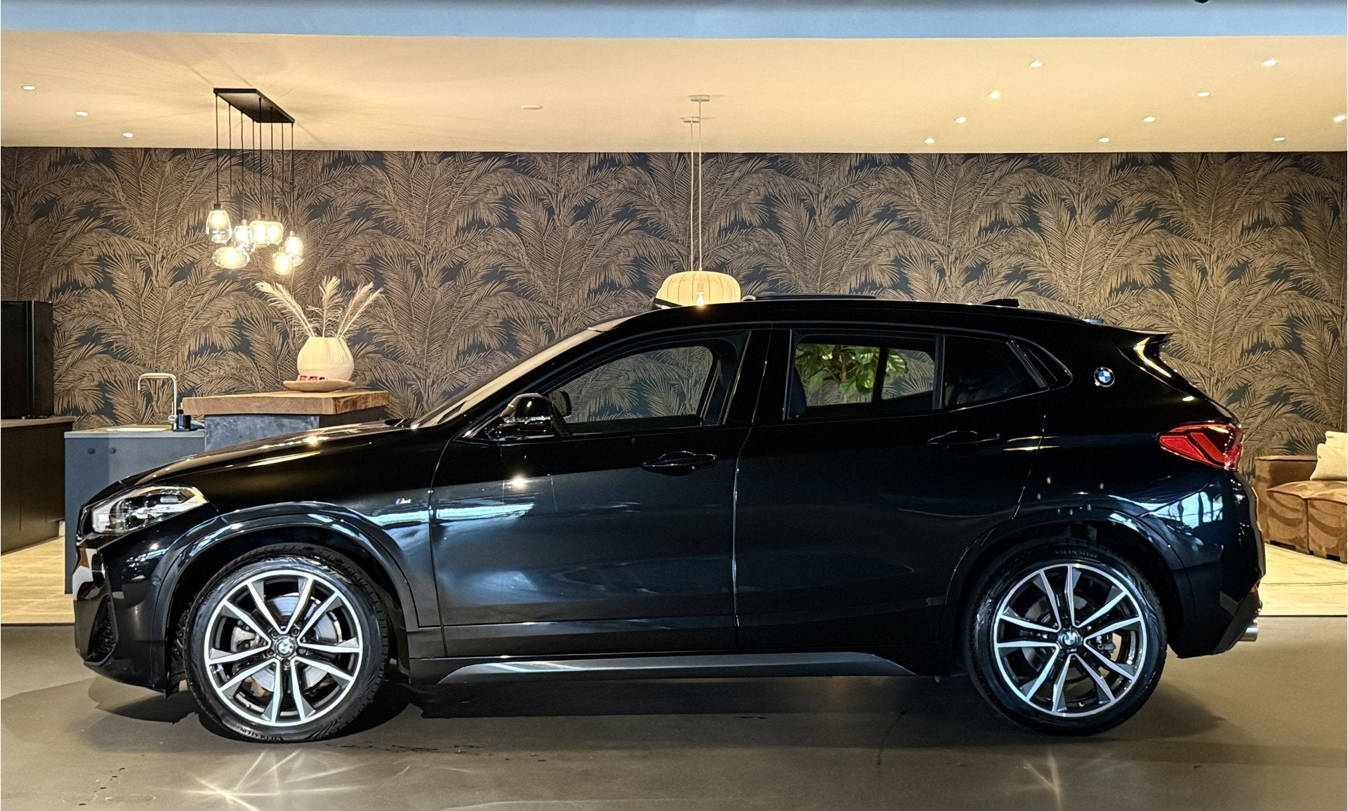 BMW X2 sDrive20i High Exe I M-Pakket I Pano (bj 2018), Auto's, X2, 1435 kg, Zwart, SUV of Terreinwagen