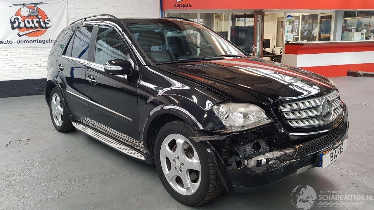 Mercedes-Benz M-Klasse ML 3.5 350 4-MATIC V6 24V SUV BENZ 3., Automaat, Zwart, Mercedes-Benz, SUV of Terreinwagen