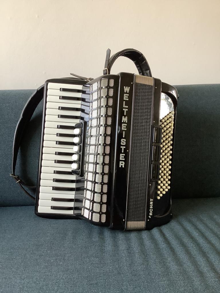 Accordeon Weltmeister Achat, Muziek en Instrumenten, Accordeons, Ophalen, Gebruikt, Met riemen, 80-bas