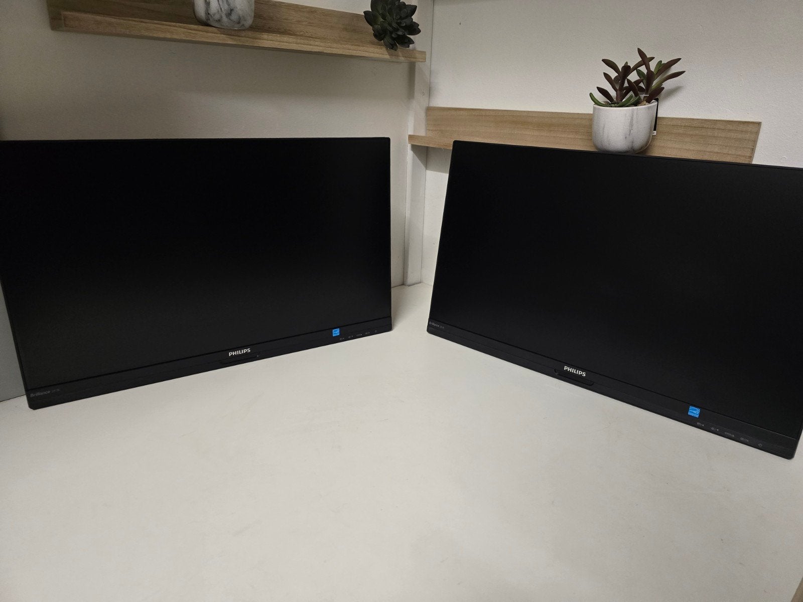Philips 24 inch monitor met USB C ( ingebouwde dock ) + adap, IPS, Full HD, Ophalen of Verzenden, Zo goed als nieuw