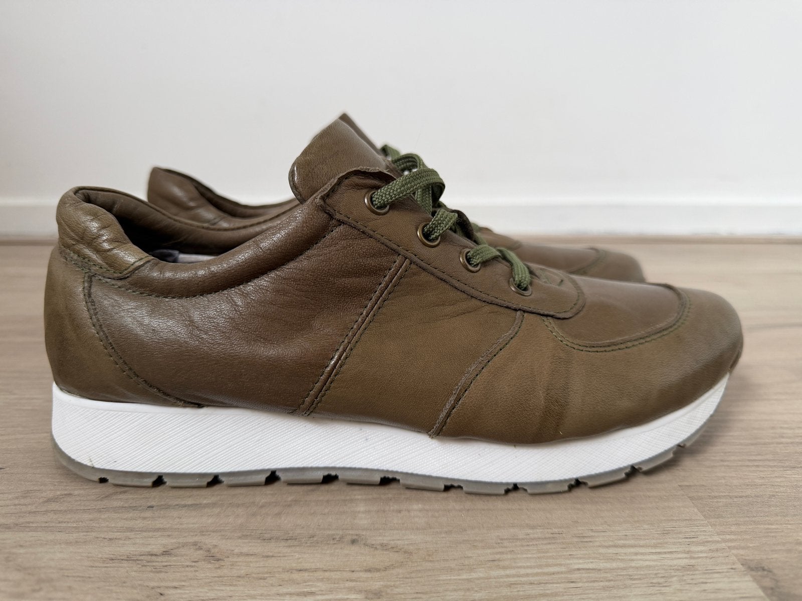 Andrea Conti sneakers maat 39 leer khaki groen, Ophalen of Verzenden, Groen, Sneakers of Gympen, Zo goed als nieuw