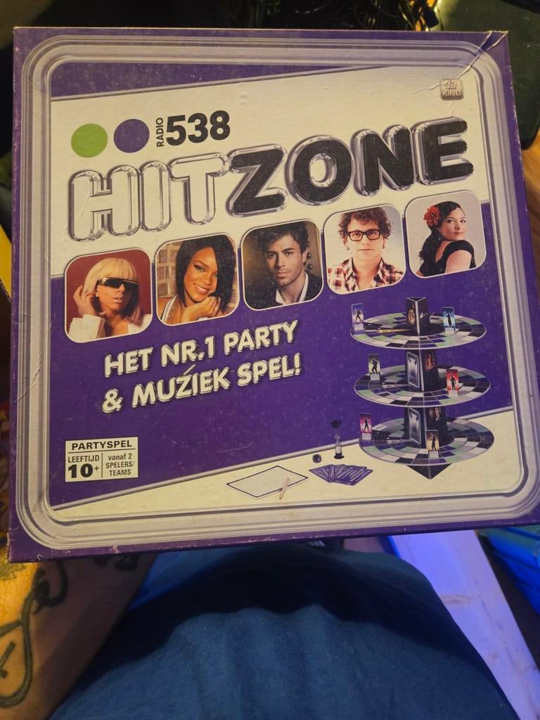 Radio 538 Hitzone: Het Nr.1 Party & Muziek Spel!, Hobby en Vrije tijd, Gezelschapsspellen | Bordspellen, Vijf spelers of meer