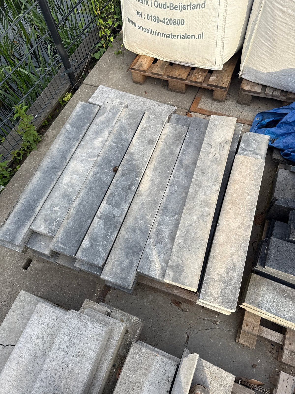 Natuursteen bandjes , grijs, 100x15x5 35 stuks, Tuin en Terras, Tegels en Klinkers, Gebruikt, Ophalen of Verzenden, 10 m² of meer