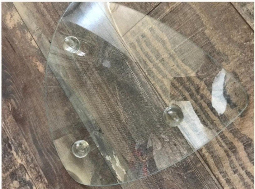 Glazen Driehoek Schaal met Bolpootjes, Schaal, Ophalen of Verzenden, Overige vormen, Glas