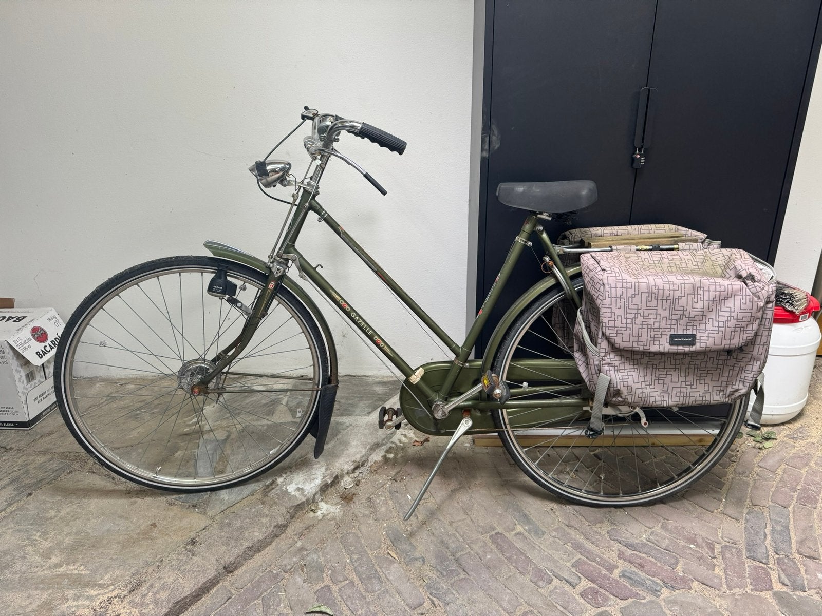 Klassieke Gazelle damesfiets – groen – met fietstassen, Ophalen