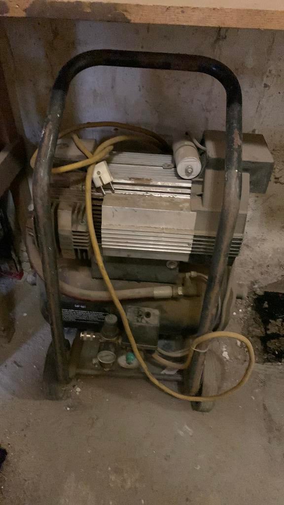 Oude compressor, Doe-het-zelf en Verbouw, Compressors, Ophalen, Gebruikt, Minder dan 200 liter/min