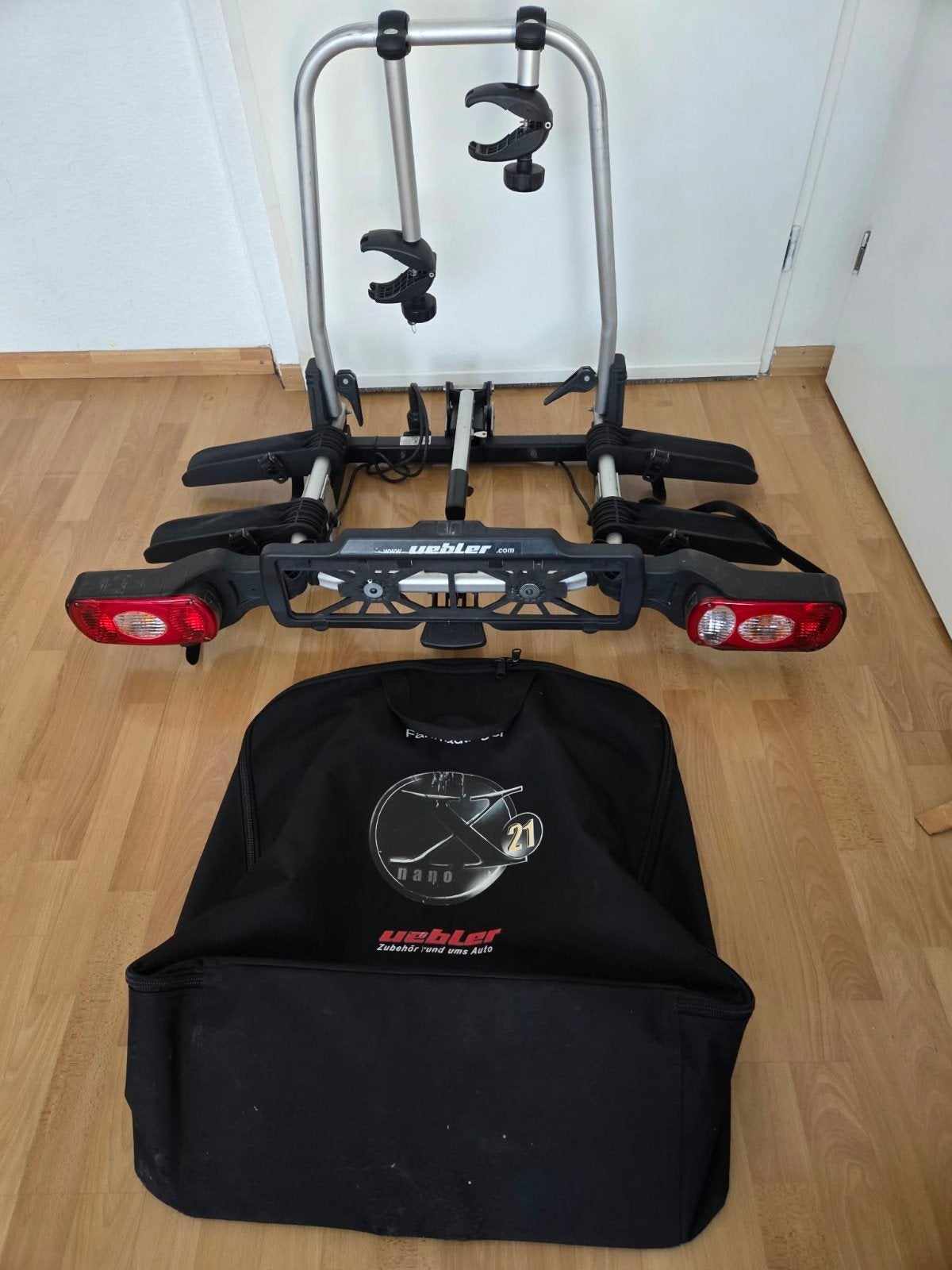 Uebler X21Nano Fietsendrager-Opberghoes+Opvouwbaar, Auto diversen, Ophalen, Zo goed als nieuw, 2 fietsen, Trekhaakdrager