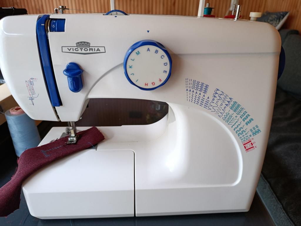 Naaimachine, Hobby en Vrije tijd, Naaimachines en Toebehoren, Ophalen of Verzenden, Zo goed als nieuw, Naaimachine, Overige merken