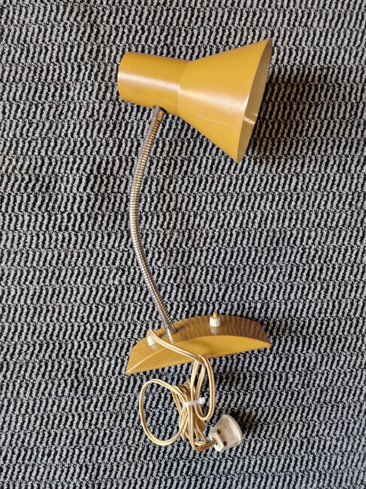 Vintage Gele Bureau/muurlamp met Flexibele Arm, Ophalen of Verzenden