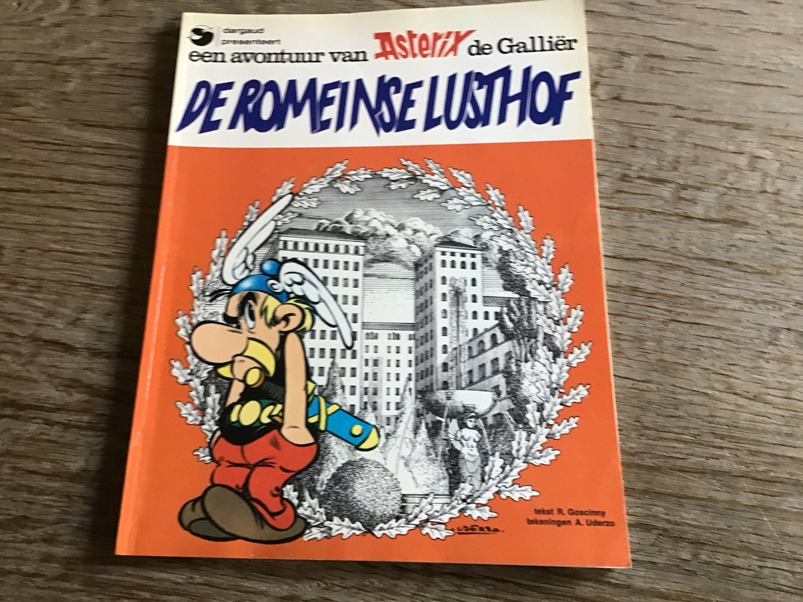 Stripboek Asterix De Romeinse Lusthof, Eén stripboek, Ophalen of Verzenden, Gelezen
