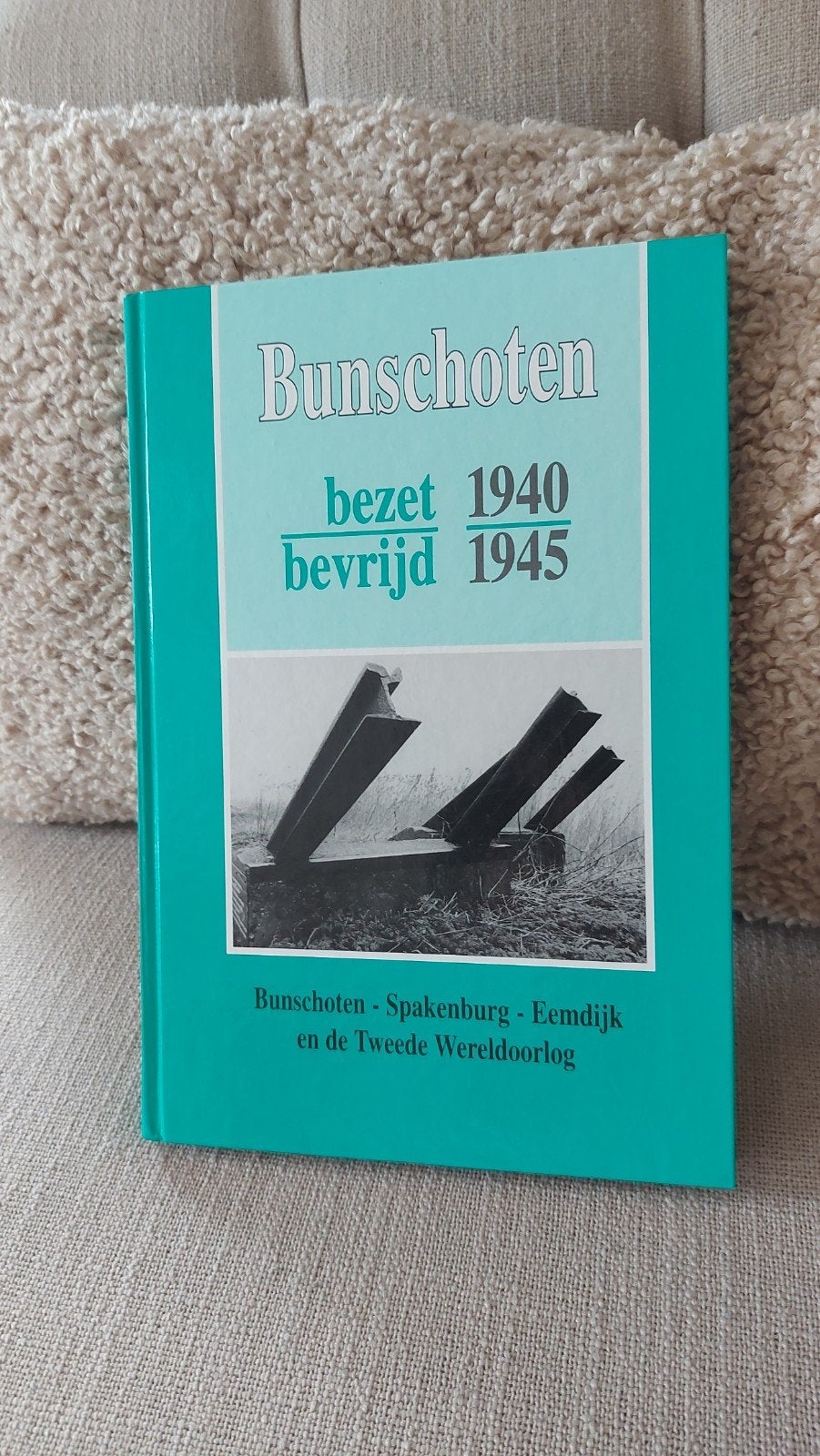 Bunschoten bezet bevrijd 1940-1945 WO2 boek, Tweede Wereldoorlog, Ophalen of Verzenden, Zo goed als nieuw, Algemeen