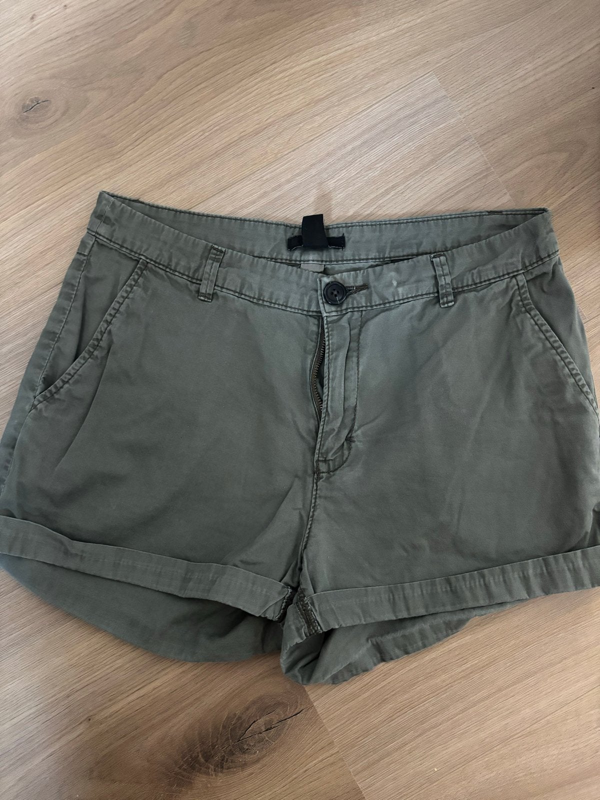 H&M groene korte broek, maat 36, Kort, Ophalen of Verzenden, Maat 36 (S), Gedragen