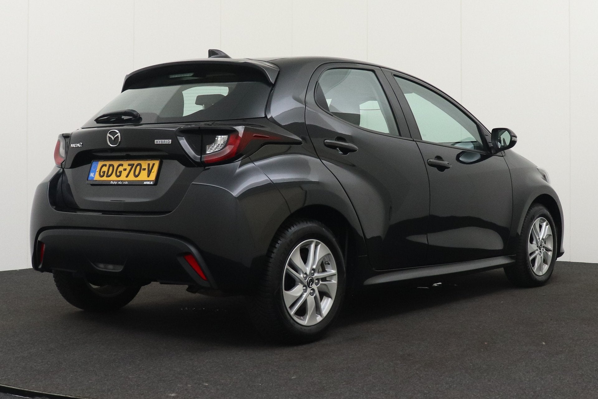 Toyota Yaris Mazda 2 1.5 Hybrid Centre-line Carplay Camera C, Dealer onderhouden, Gebruikt, 450 kg, Zwart