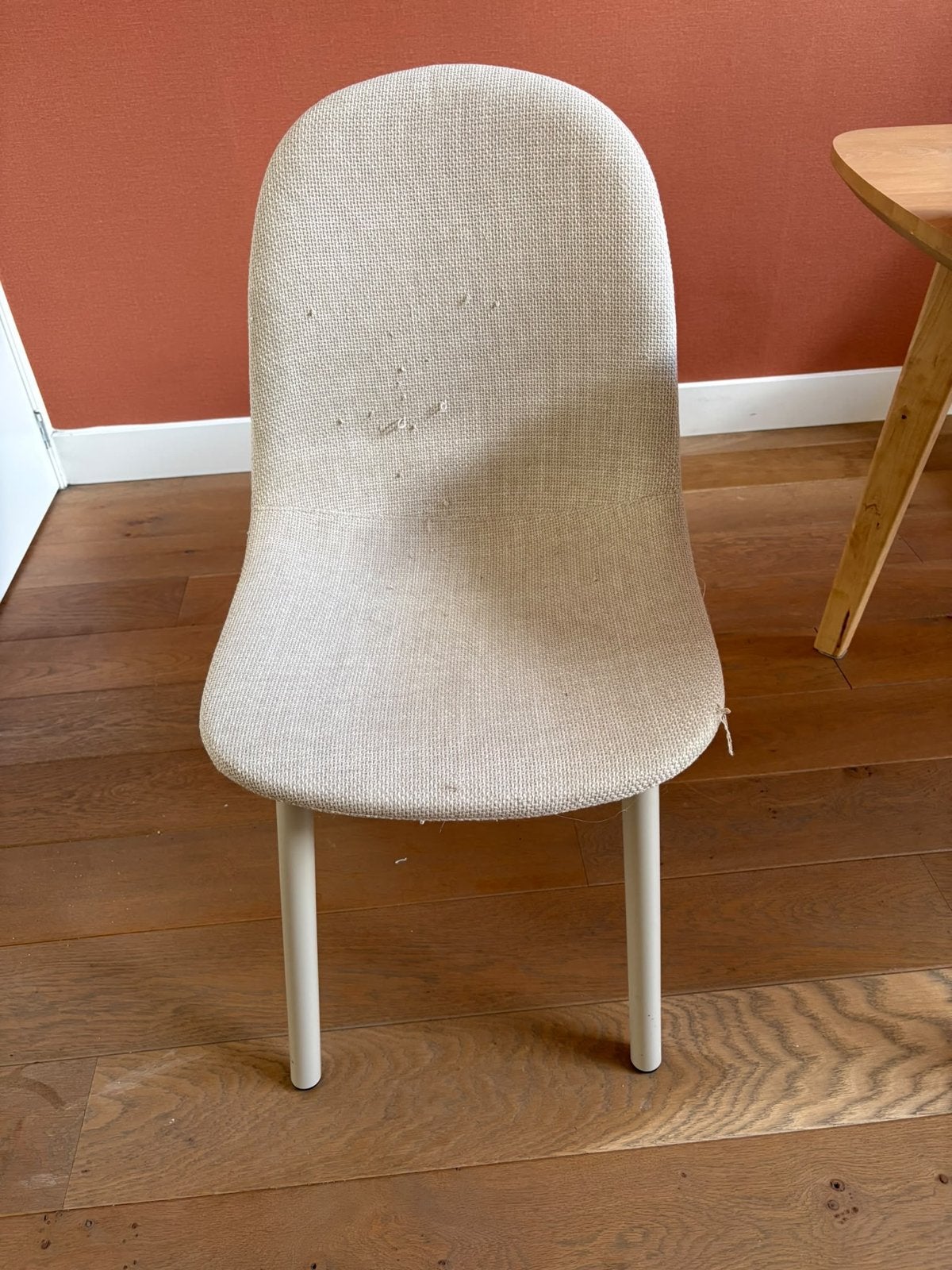 MOETEN NU WEG - 2 Jysk stoelen - Beige met metalen poten, Ophalen, Gebruikt, Twee, Overige kleuren
