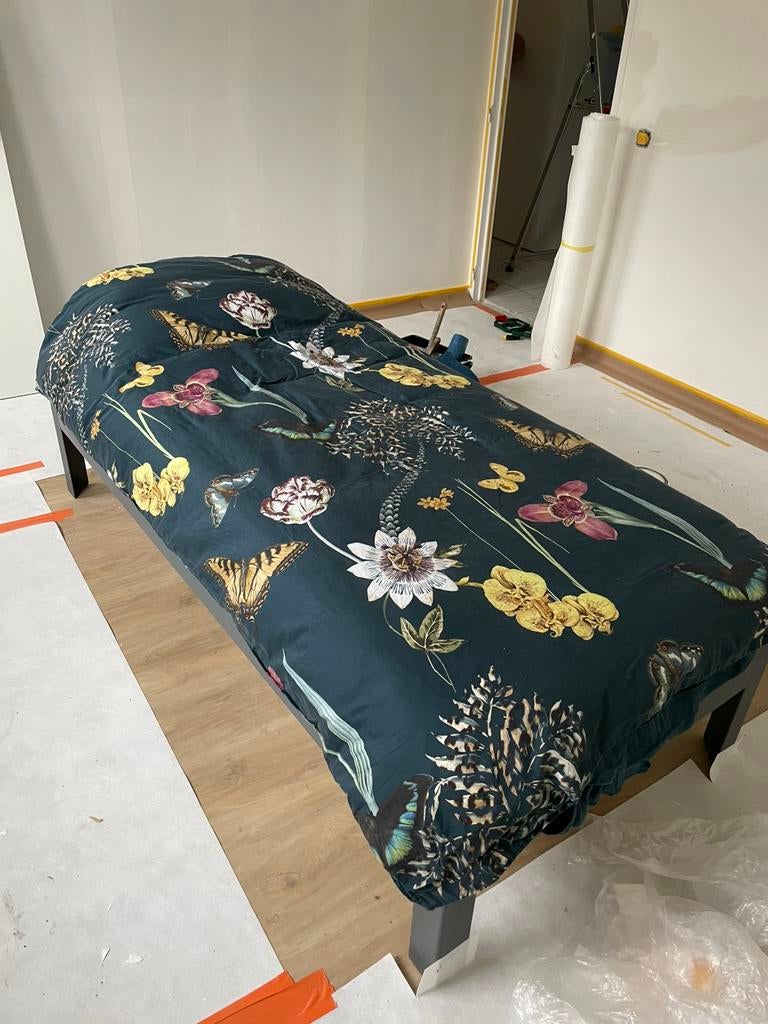 NIEUW - Compleet eenpersoonsbed van Jysk met topmatras, Ophalen, 90 cm, Eenpersoons, Nieuw