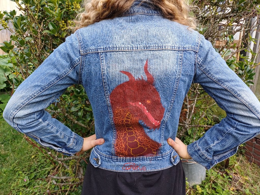 Stoere spijkerjas met rode draak mt 38, Maat 38/40 (M), Blauw, ., Ophalen of Verzenden