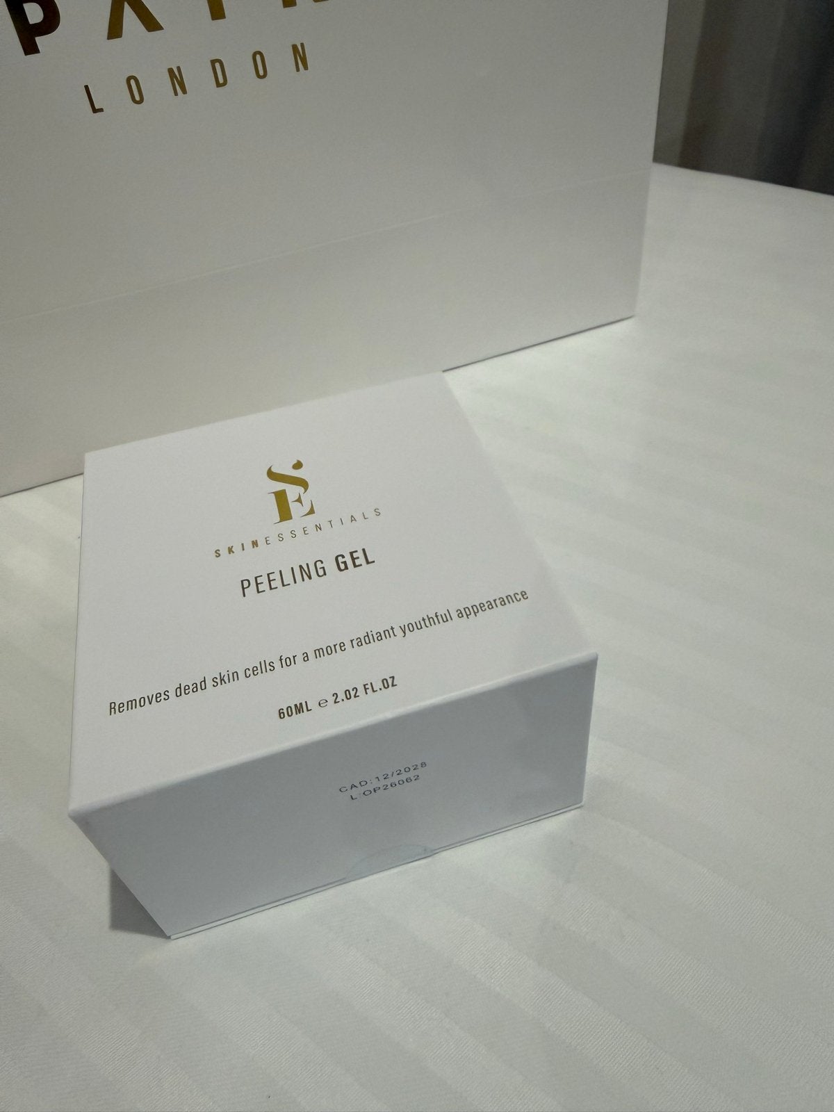 Opatra Skinessentials Peeling Gel 60ml - Nieuw, Ophalen of Verzenden, Nieuw, Gehele gezicht, Reiniging