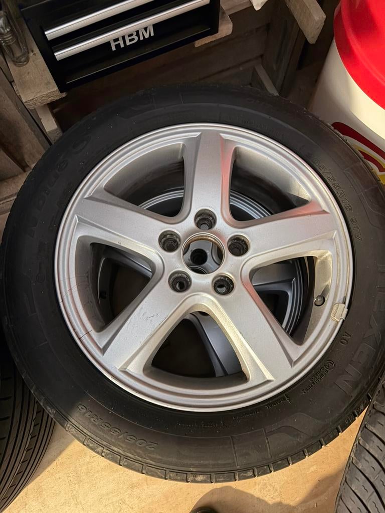 Saab velgen met pirelli banden, Ophalen, Gebruikt